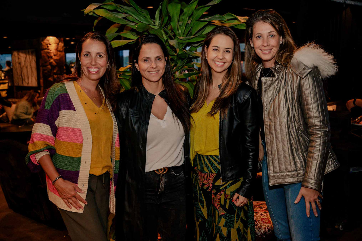 Em tarde de brindes, Daniela Pinto Ribeiro, Carolina Chem, Lizandra Borges e Mariana Soirefmann tiveram encontro no 1835