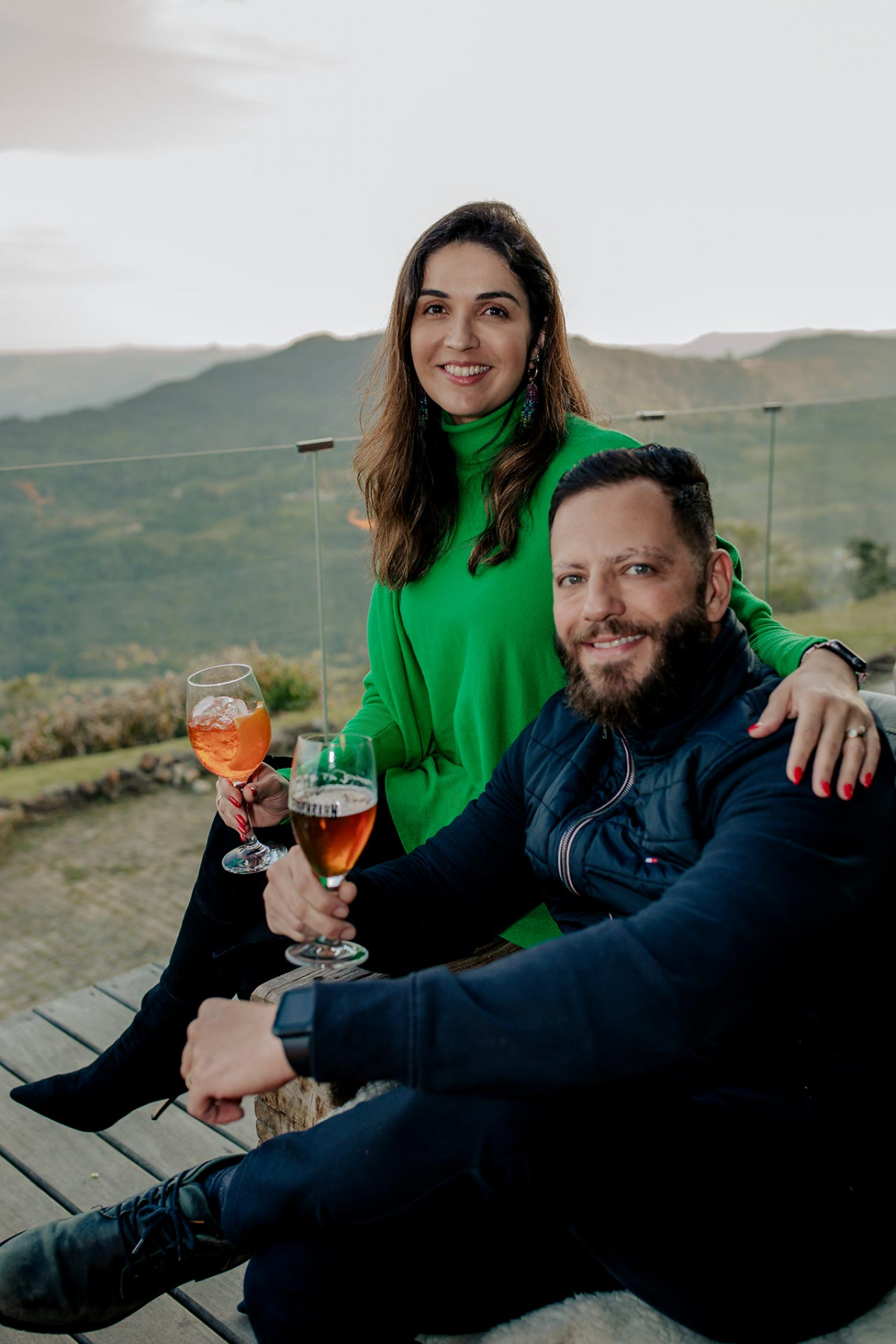 Drink Time: Natália Isaac e Carlos Simão curtindo o final de tarde com bons drinks na Serra